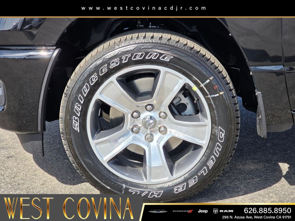 New 2026 Diamond Black Crystal Pearlcoat RAM Express image 9