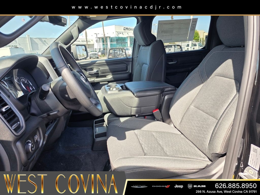 New 2026 Diamond Black Crystal Pearlcoat RAM Express image 14