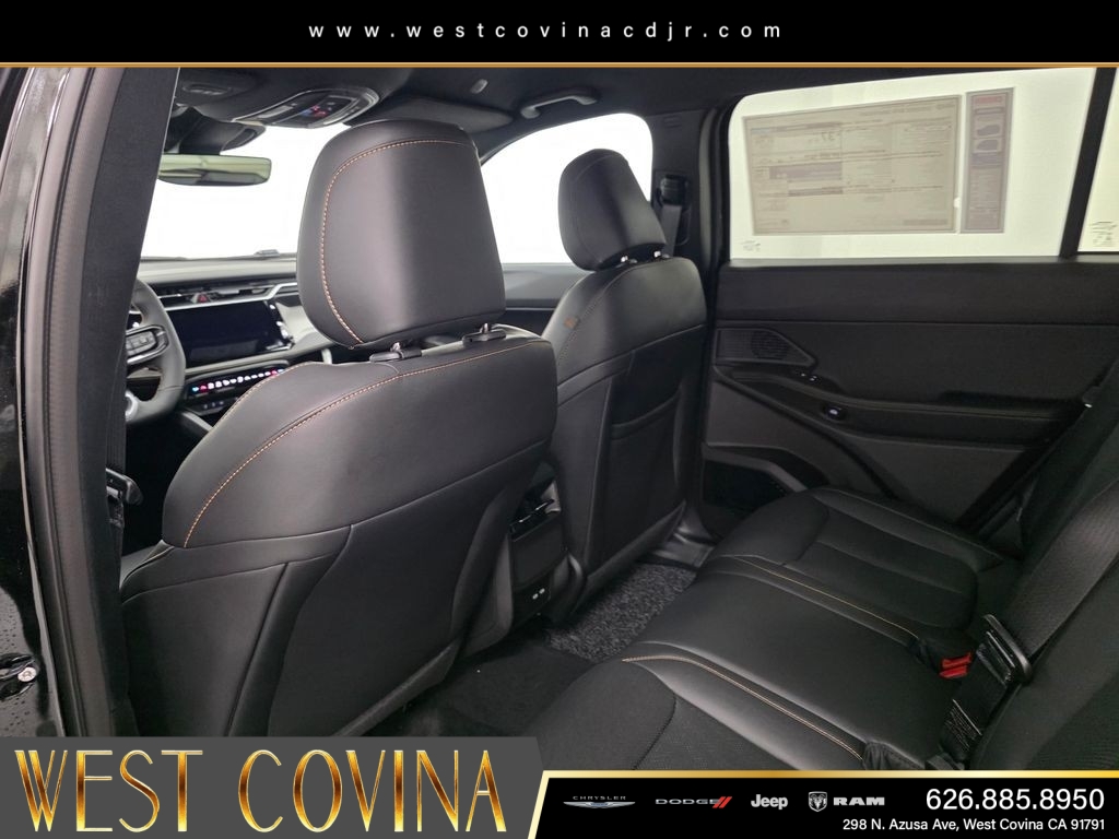 New 2026 Diamond Black Crystal Pearlcoat Jeep  image 11