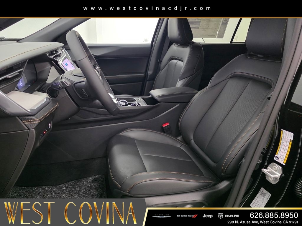 New 2026 Diamond Black Crystal Pearlcoat Jeep  image 13