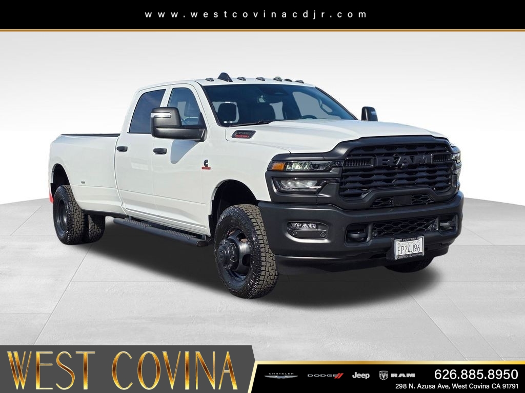 New 2026 Bright White Clear-Coat Exterior Paint RAM Tradesman image 3