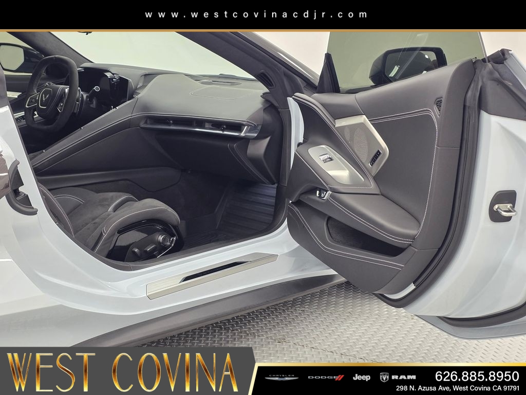 Used 2024 White Chevrolet Stingray image 18