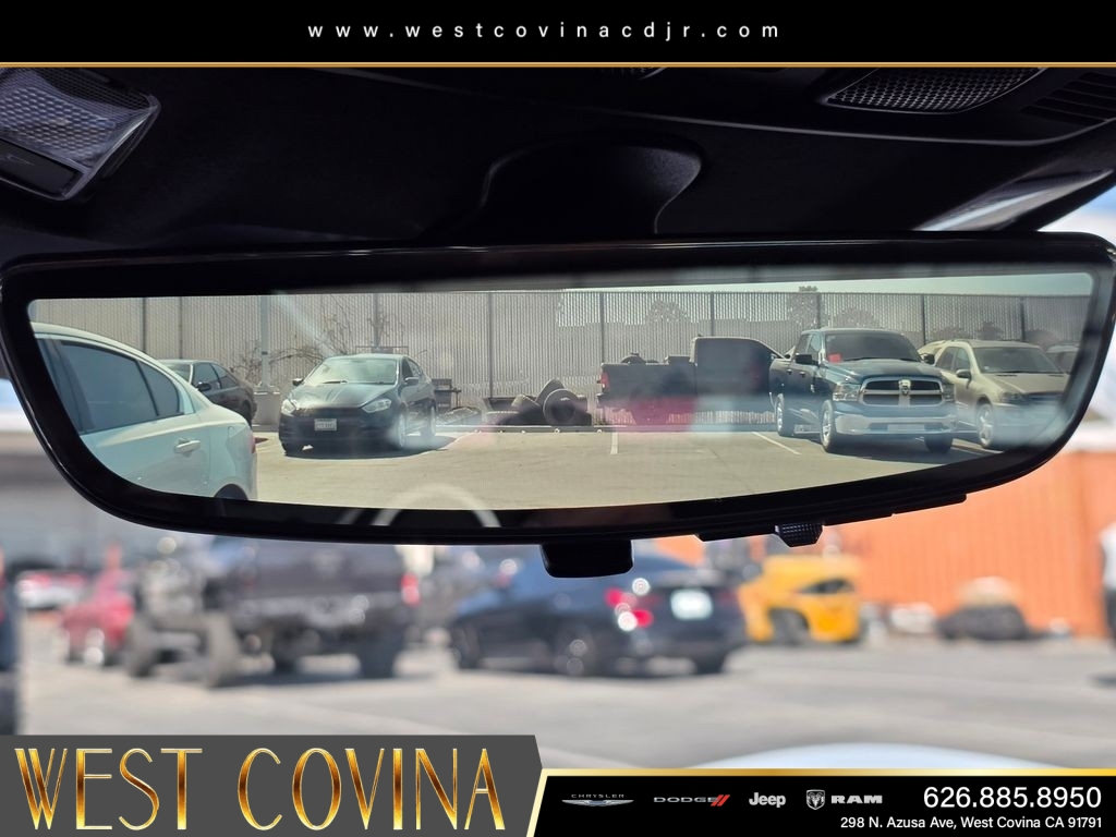 Used 2024 White Chevrolet Stingray image 27