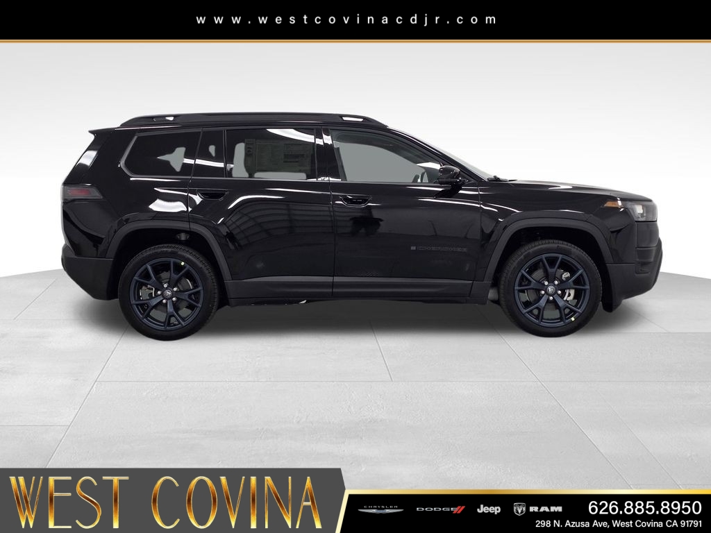 New 2026 Diamond Black Crystal Pearlcoat Jeep  image 4