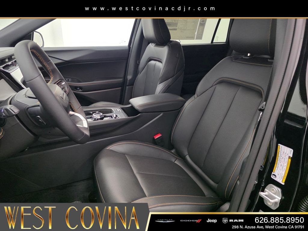 New 2026 Diamond Black Crystal Pearlcoat Jeep  image 12