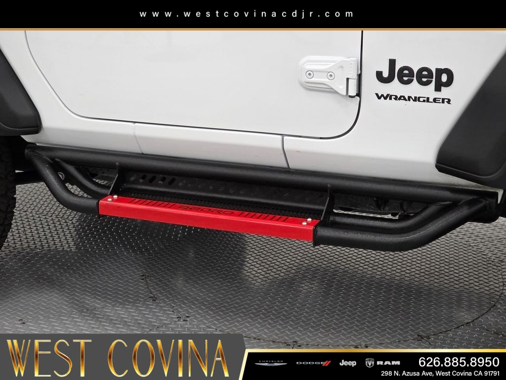 Used 2022 White Jeep Sport image 32