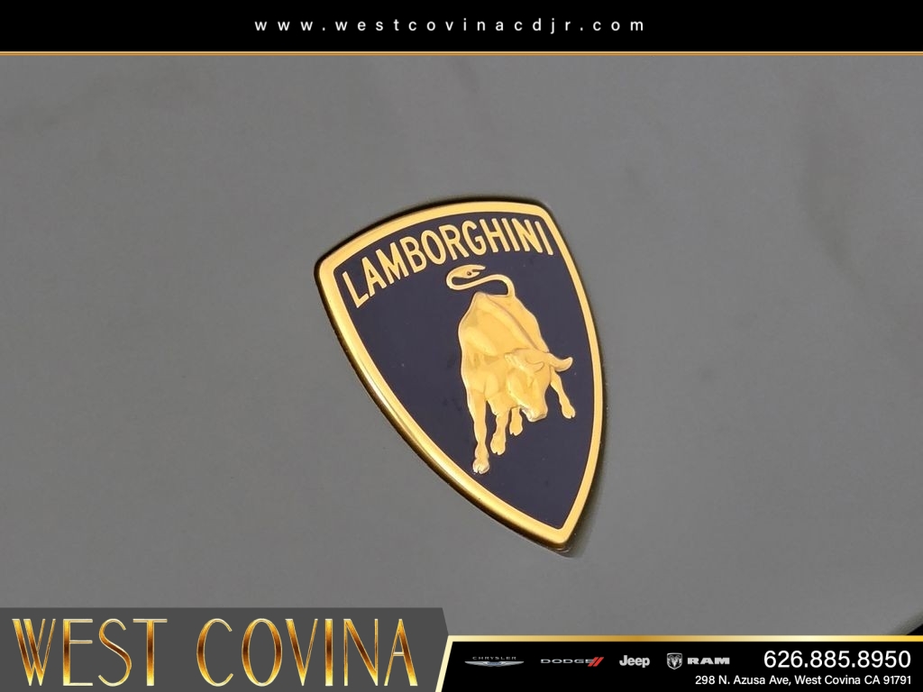 Used 2024  Lamborghini Performante image 10