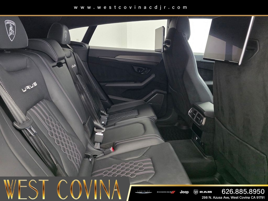 Used 2024  Lamborghini Performante image 14