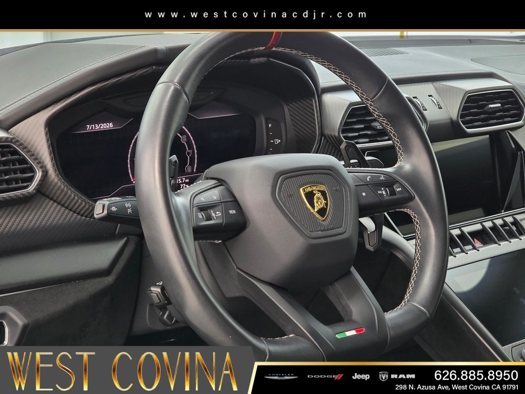 Used 2024  Lamborghini Performante image 15