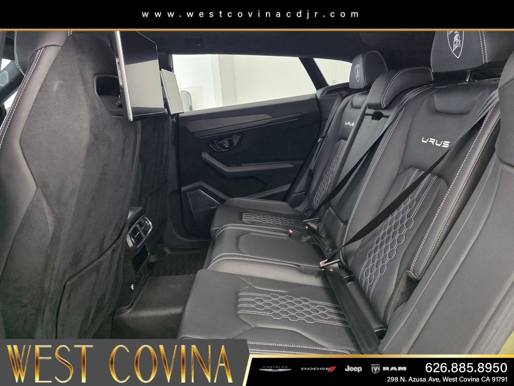Used 2024  Lamborghini Performante image 25