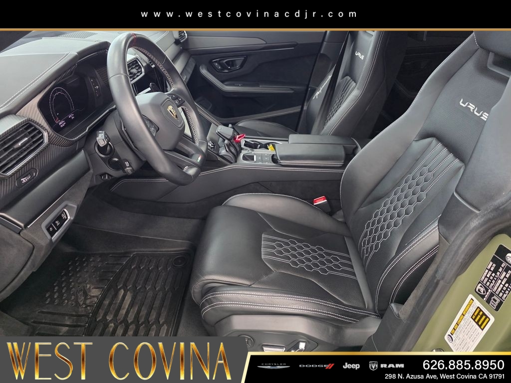 Used 2024  Lamborghini Performante image 27