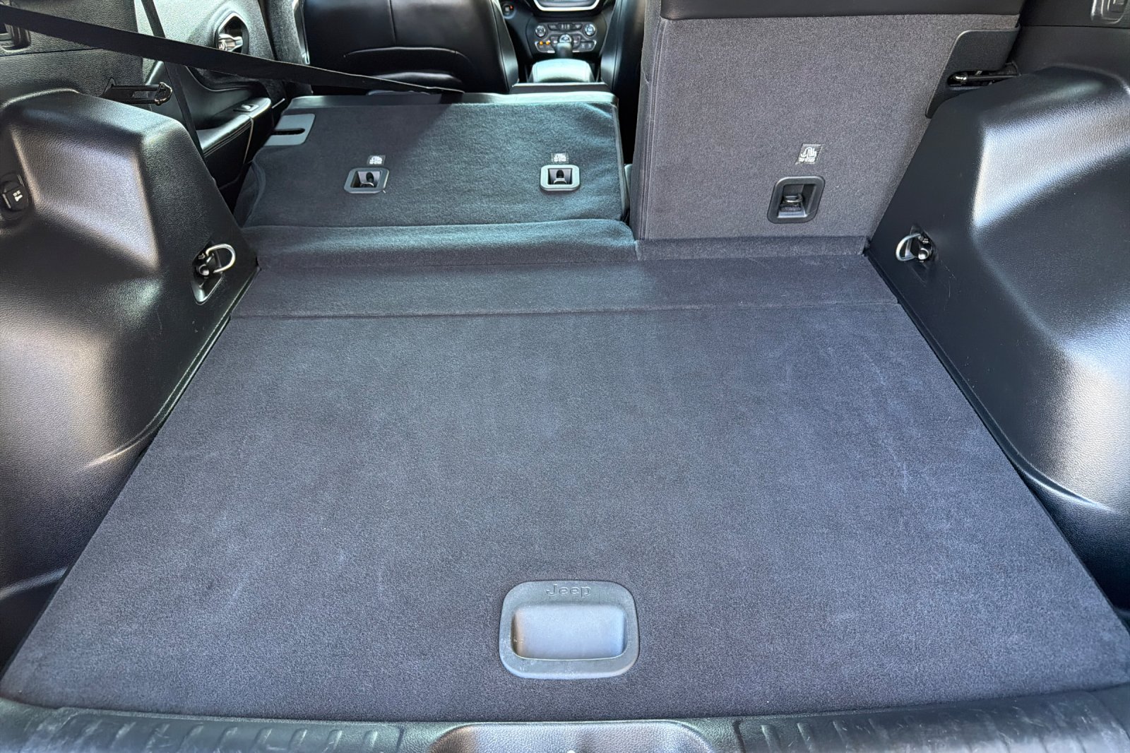 Used 2021 Slate Blue Pearlcoat Jeep Latitude Lux image 15