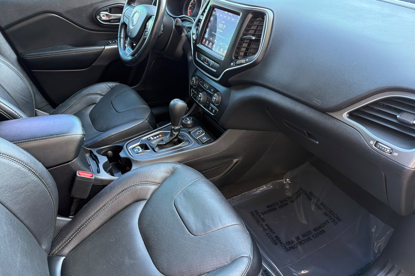 Used 2021 Slate Blue Pearlcoat Jeep Latitude Lux image 16