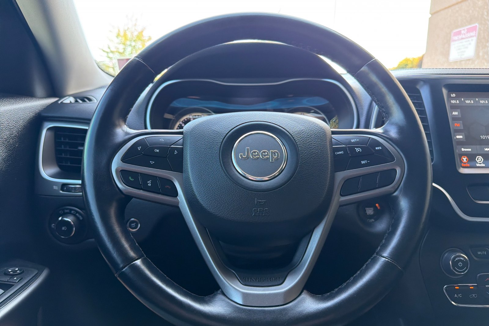 Used 2021 Slate Blue Pearlcoat Jeep Latitude Lux image 23
