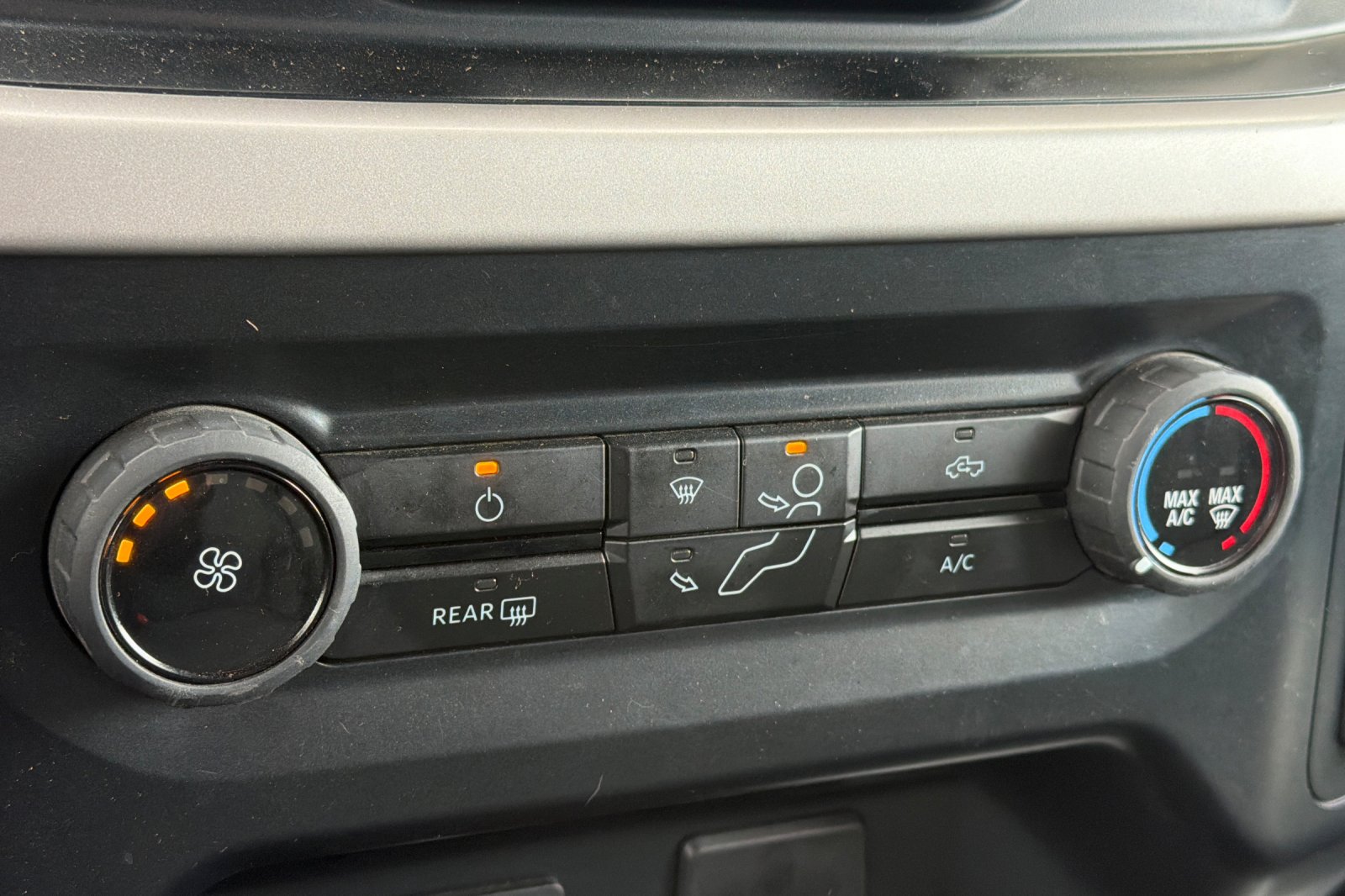2023 Ford F-150 XLT - Photo 17