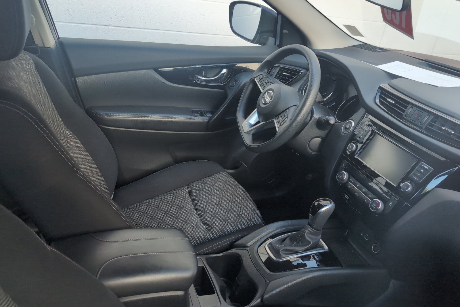 Used 2020 Red Nissan SV image 4