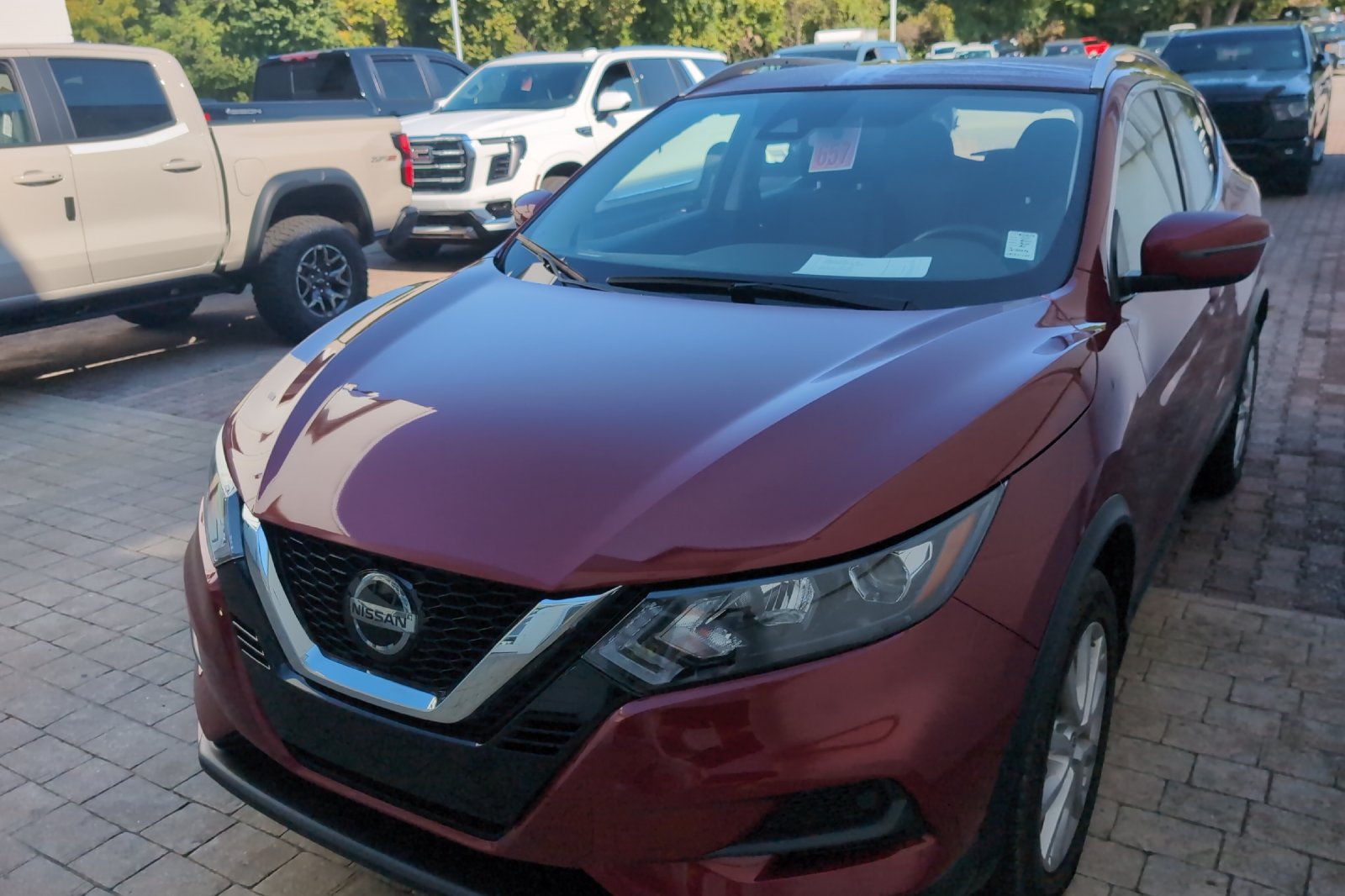 Used 2020 Red Nissan SV image 11