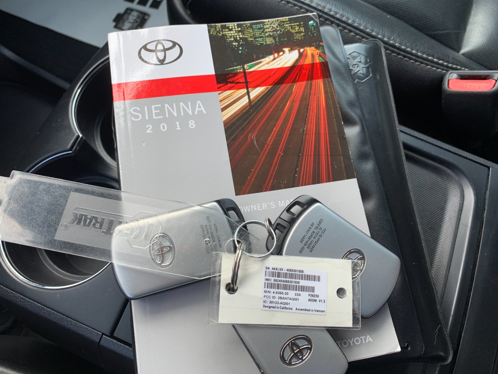 Certified Used 2018 Gray Toyota SE Premium image 9
