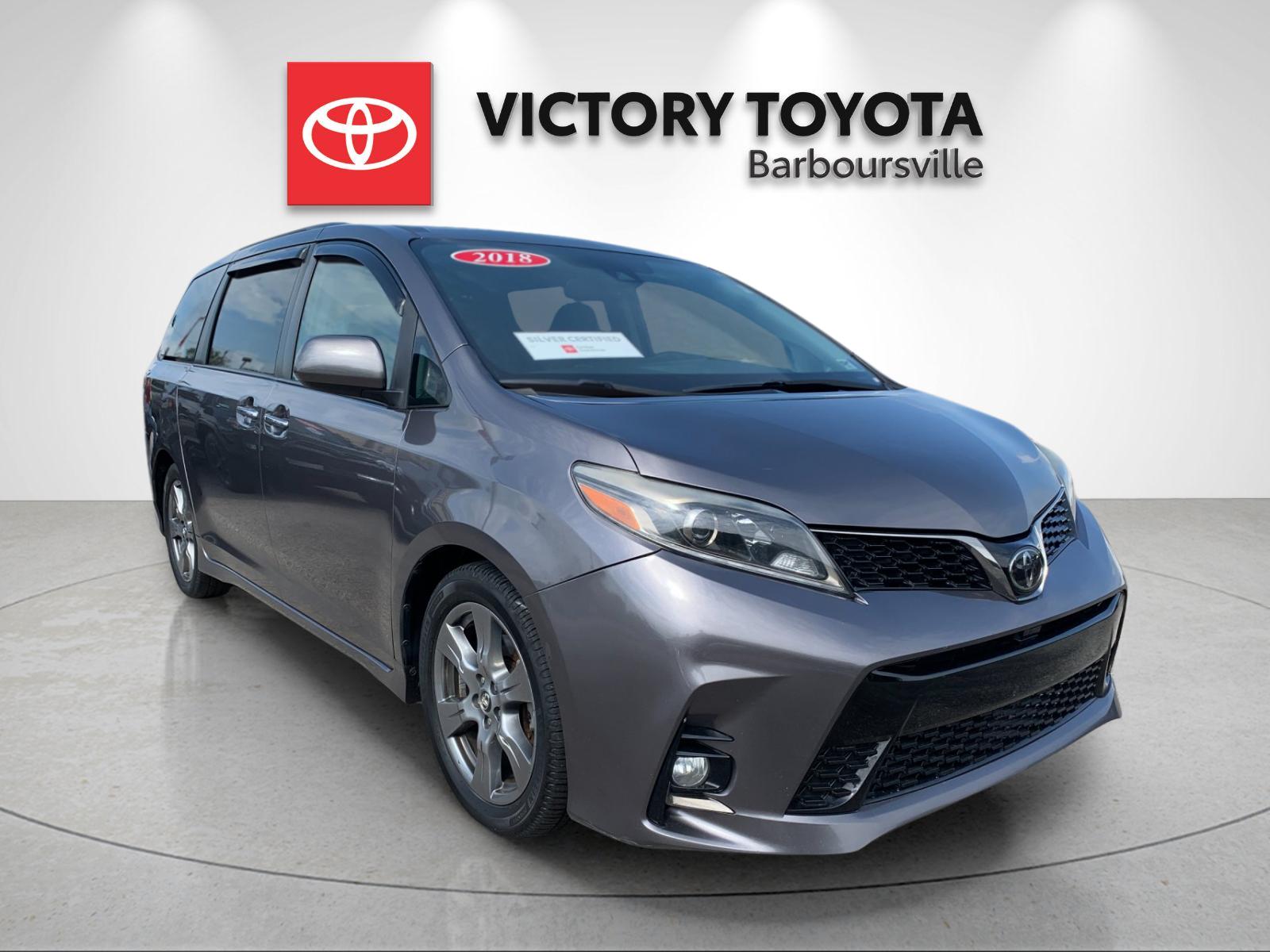 Certified Used 2018 Gray Toyota SE Premium image 5