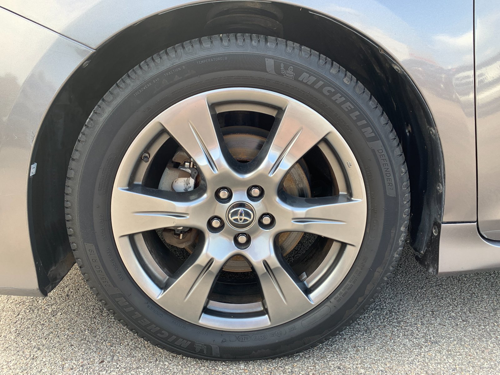 Certified Used 2018 Gray Toyota SE Premium image 34