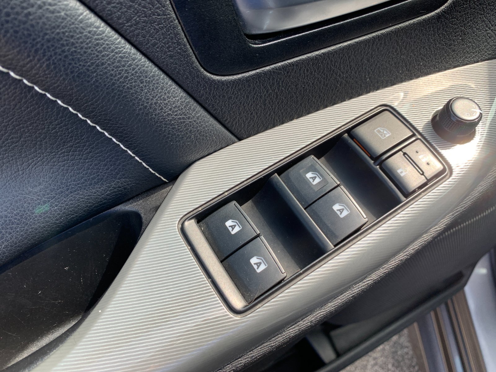Certified Used 2018 Gray Toyota SE Premium image 13