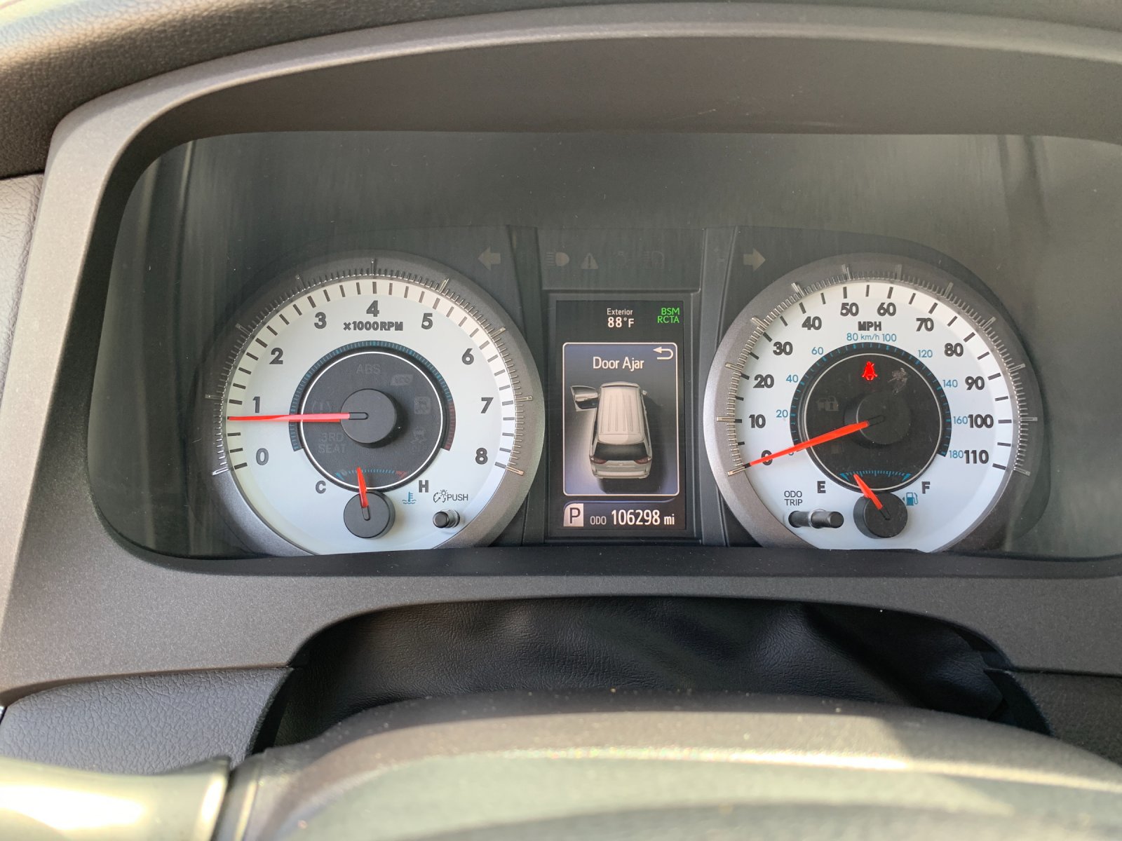 Certified Used 2018 Gray Toyota SE Premium image 31