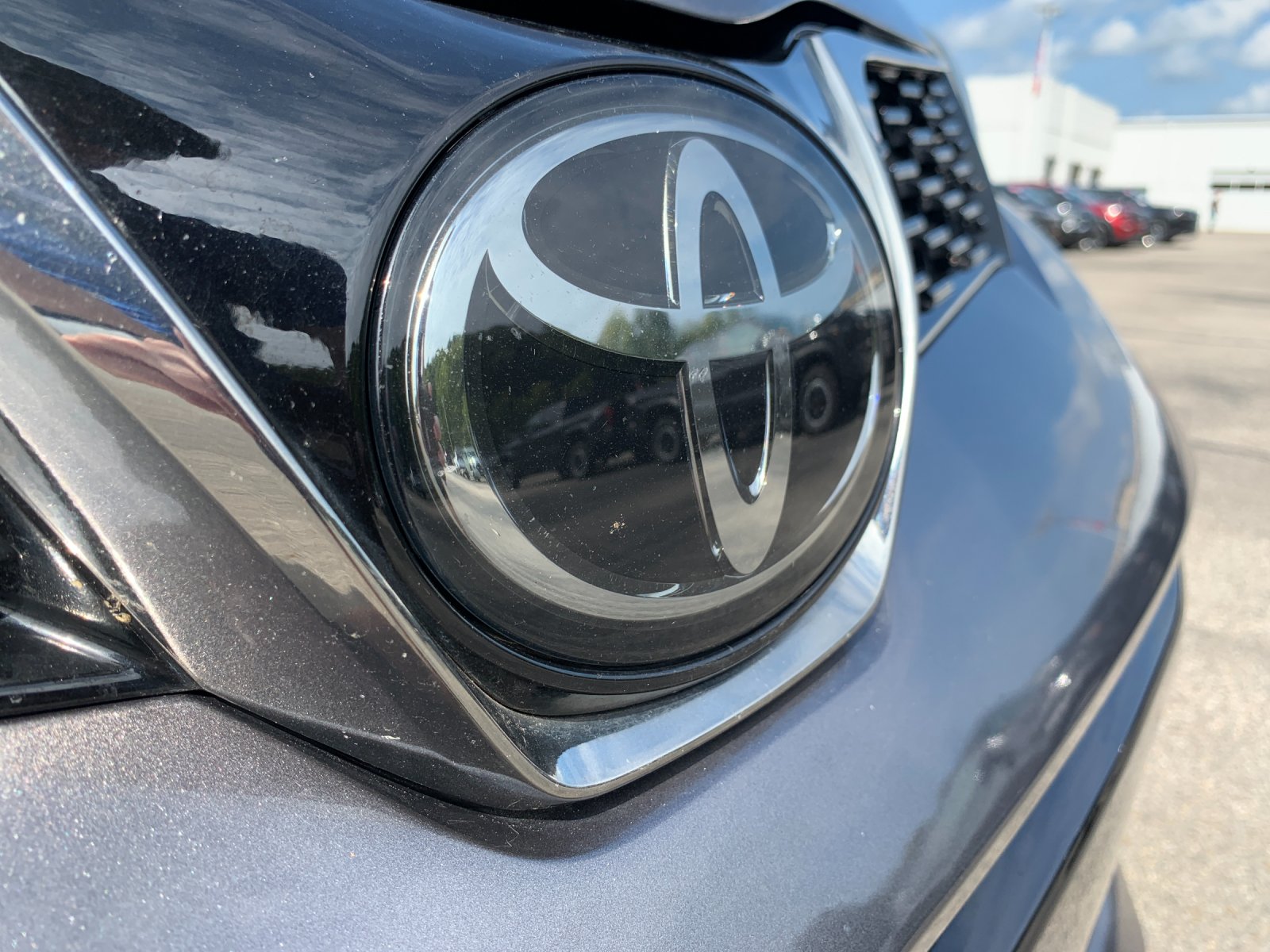 Certified Used 2018 Gray Toyota SE Premium image 39