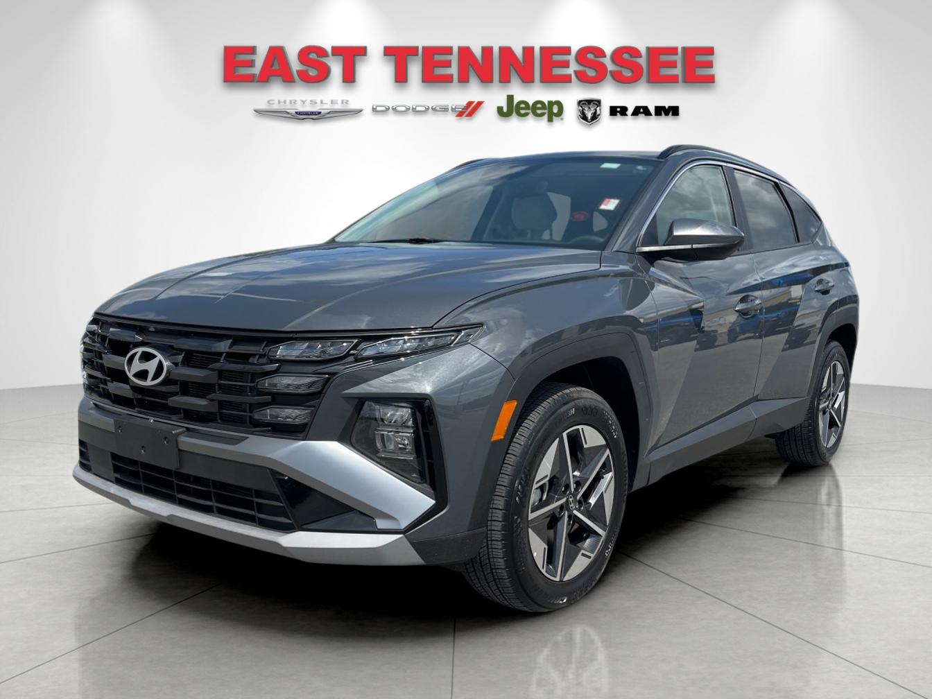 Used 2025 Gray Hyundai SEL image 7