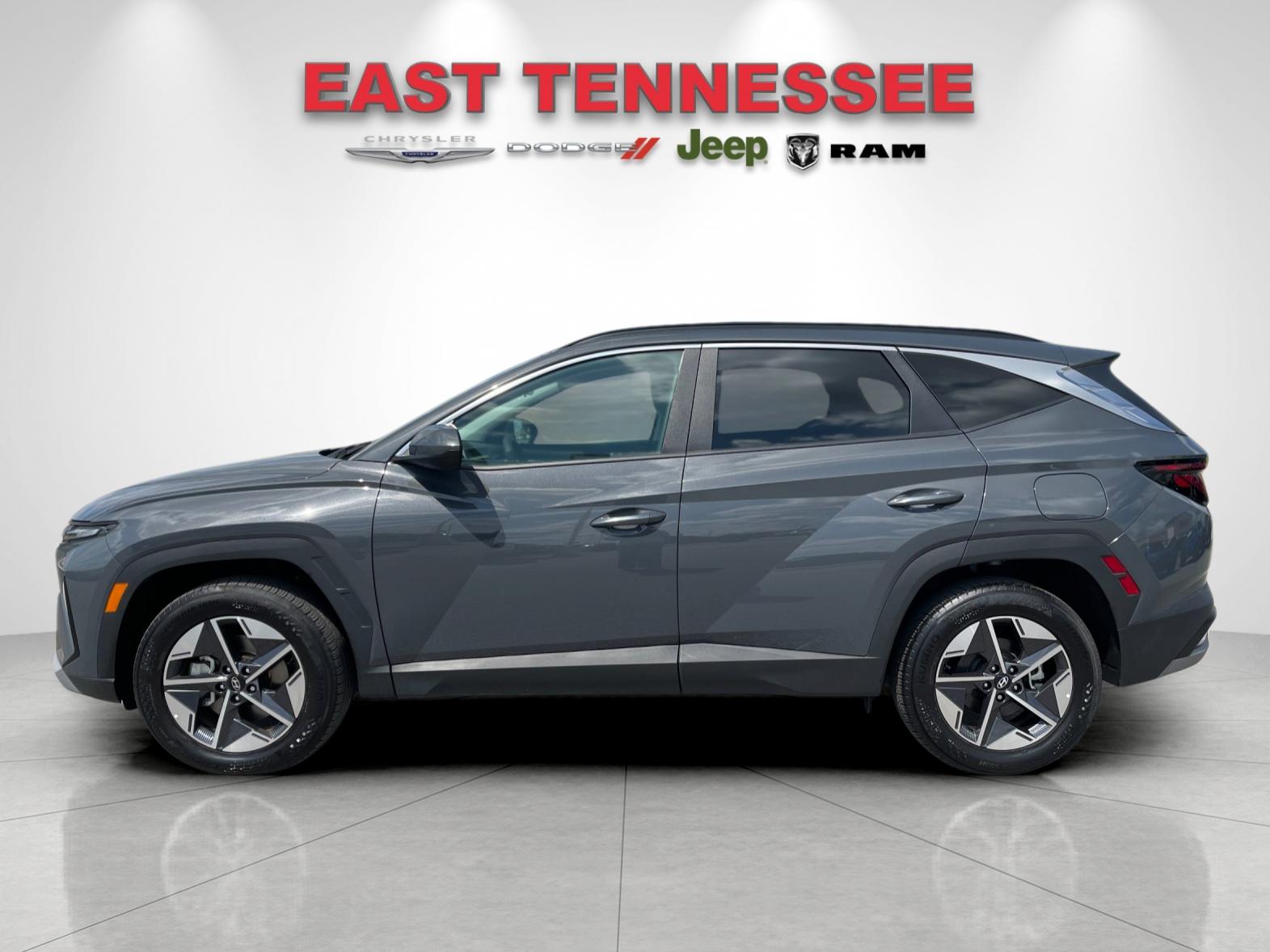 Used 2025 Gray Hyundai SEL image 6