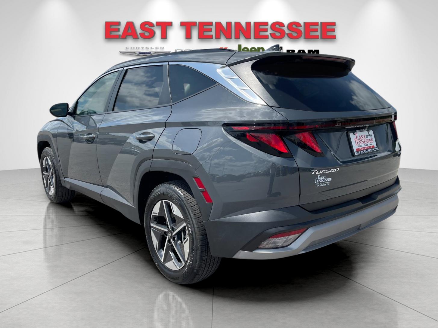 Used 2025 Gray Hyundai SEL image 5