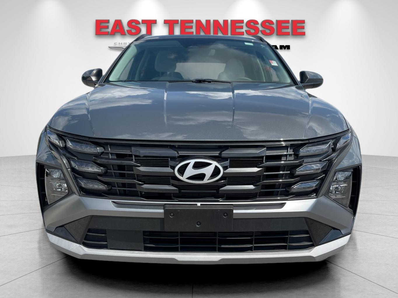 Used 2025 Gray Hyundai SEL image 9
