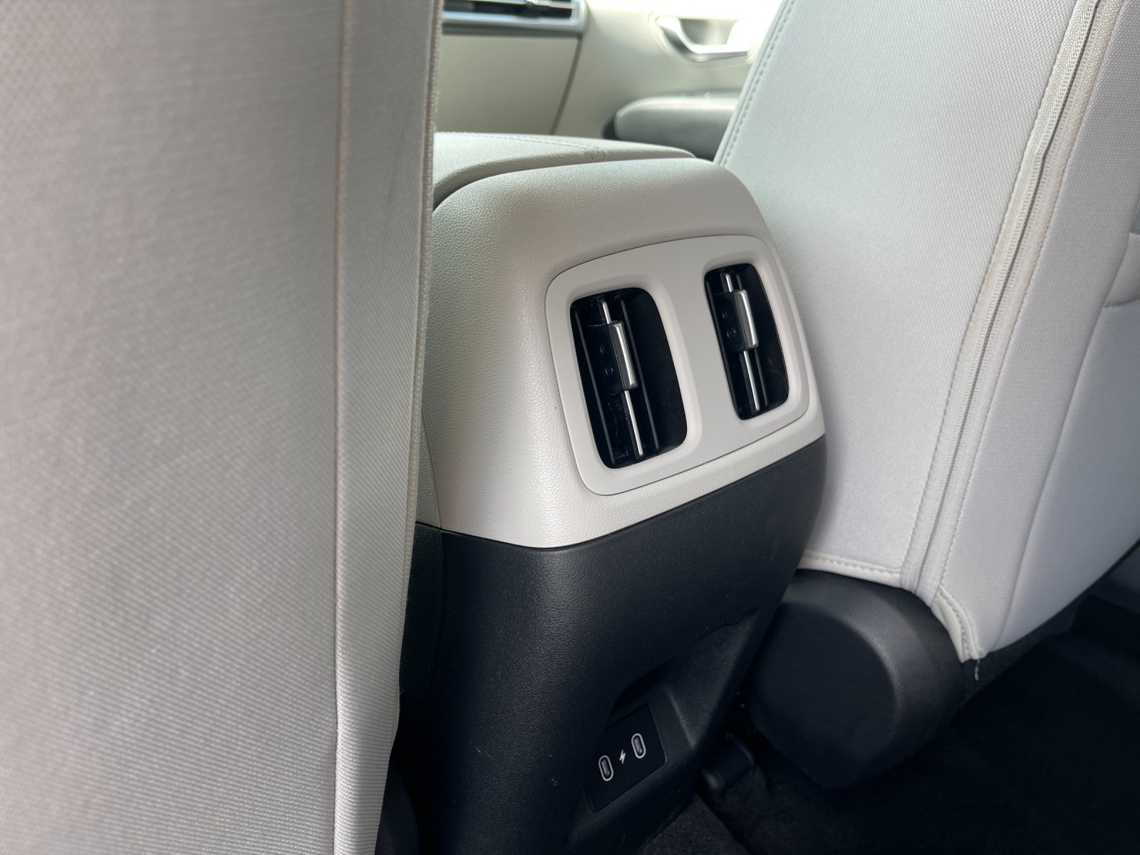 Used 2025 Gray Hyundai SEL image 15