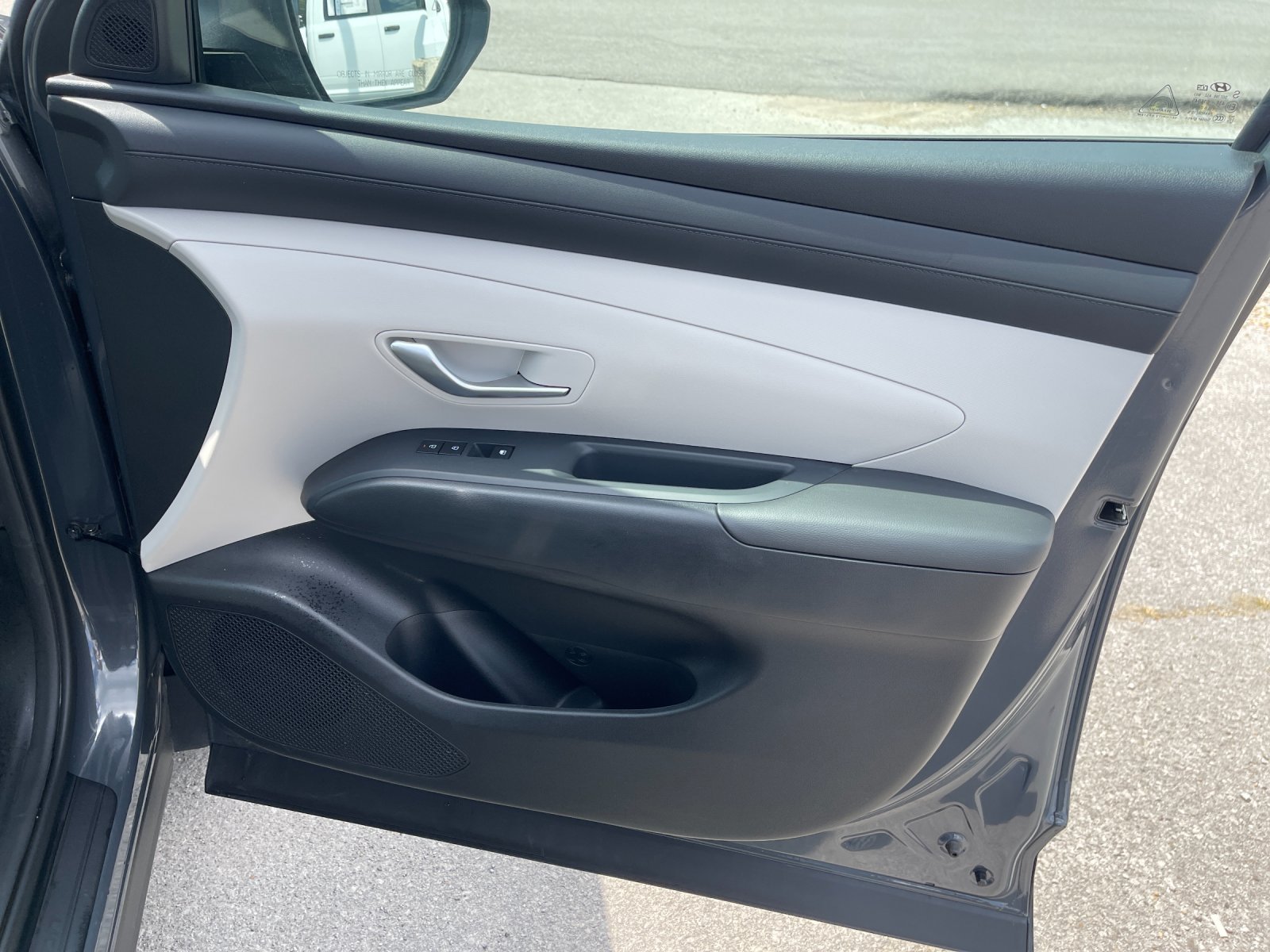 Used 2025 Gray Hyundai SEL image 21