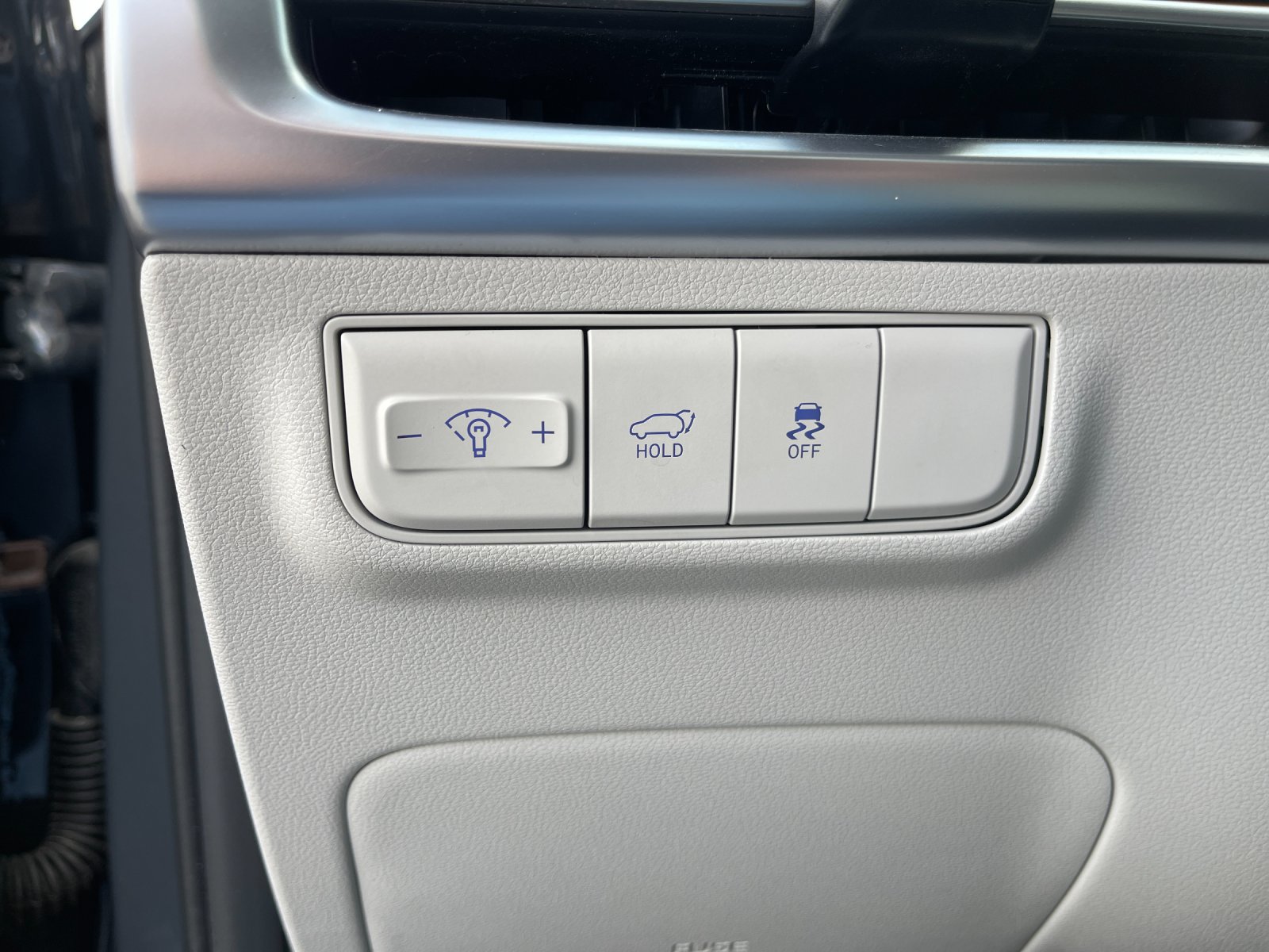 Used 2025 Gray Hyundai SEL image 32