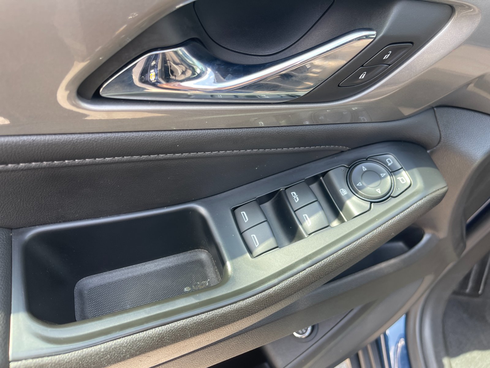 Used 2023 Blue Chevrolet LT image 12