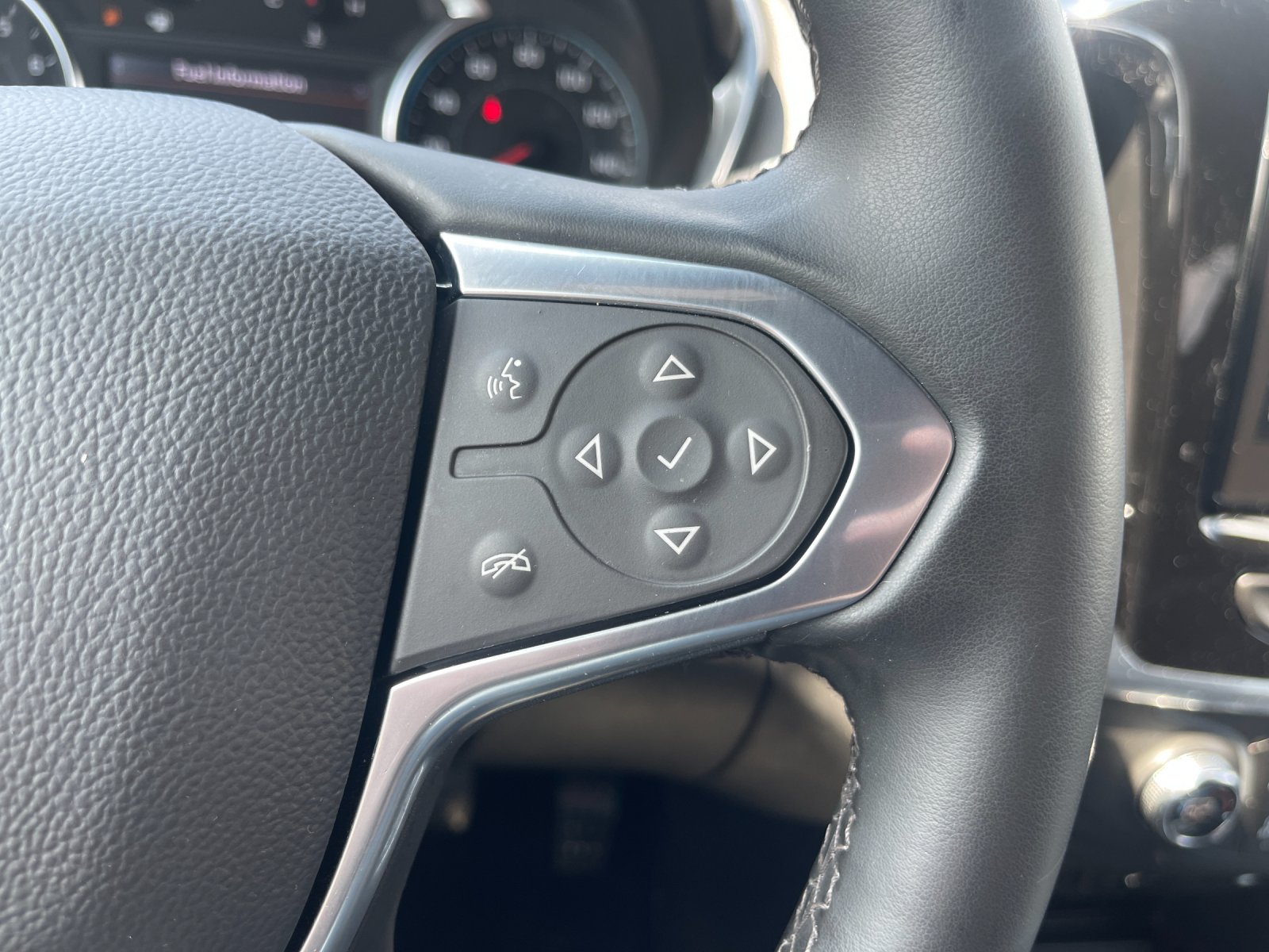Used 2023 Blue Chevrolet LT image 28