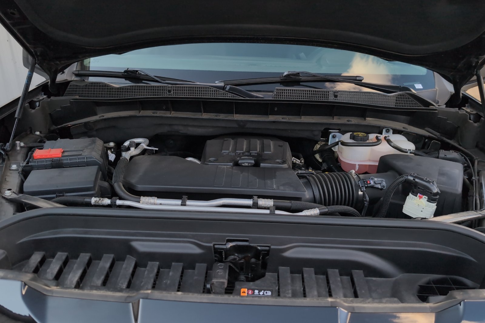 Used 2024 Black GMC Elevation image 29
