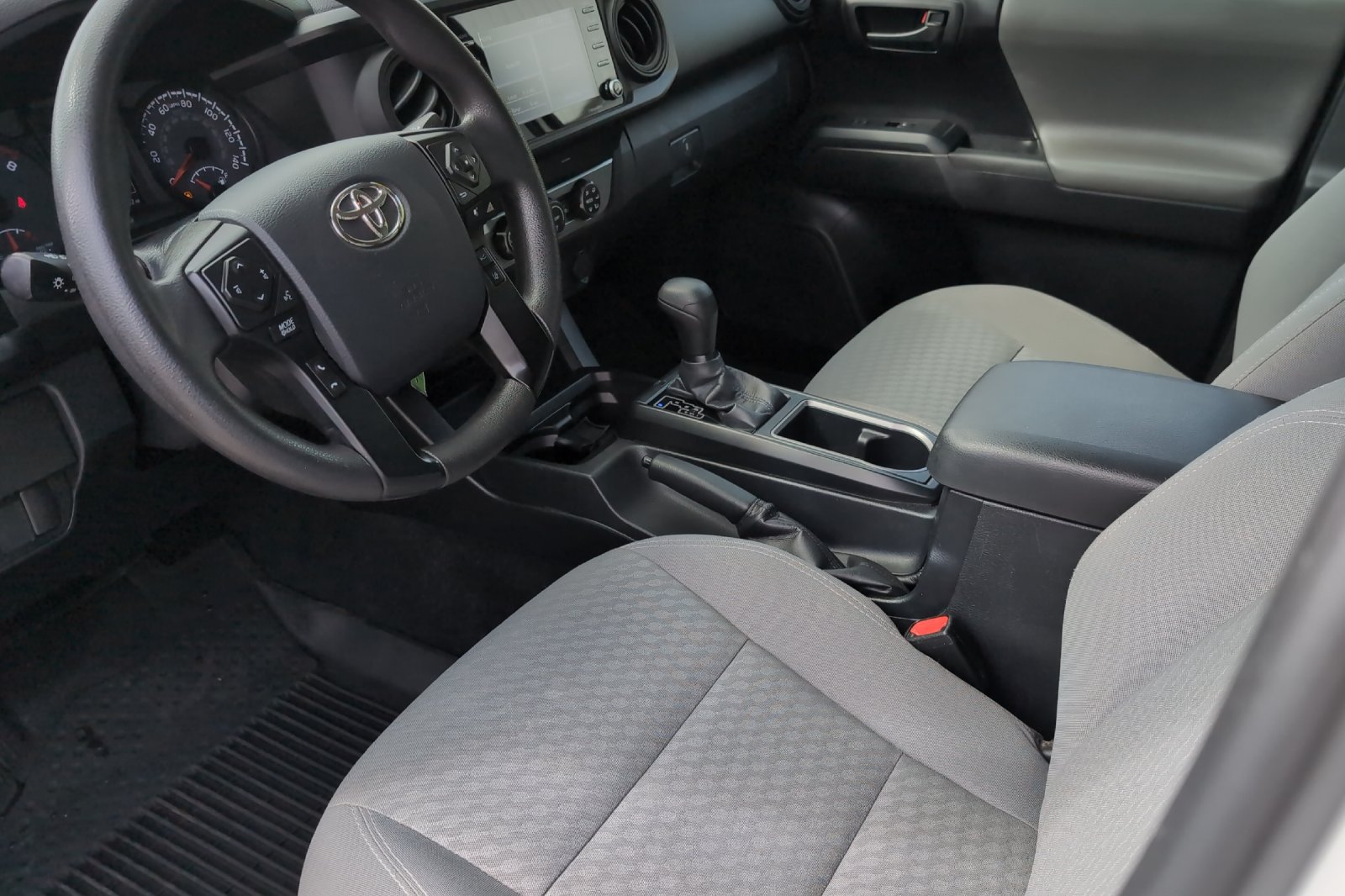 Used 2020 White Toyota SR image 11