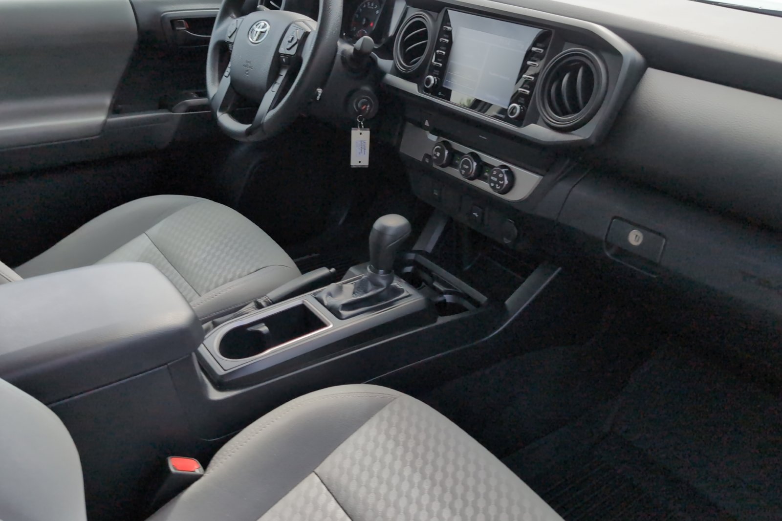 Used 2020 White Toyota SR image 16