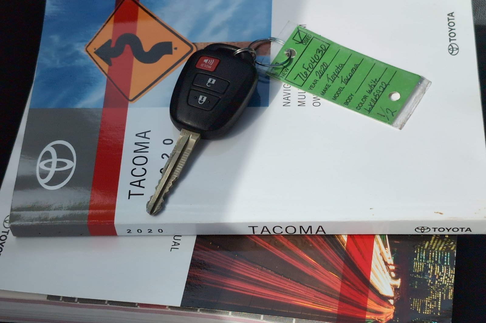 Used 2020 White Toyota SR image 10