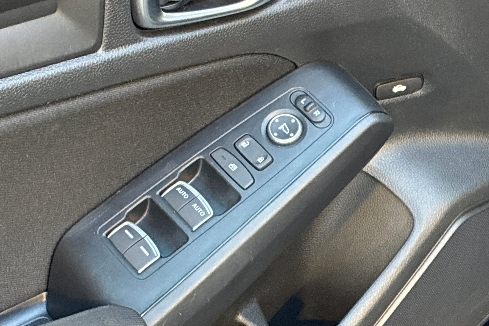 Used 2025 Meteorite Gray Metallic Honda Sport image 13