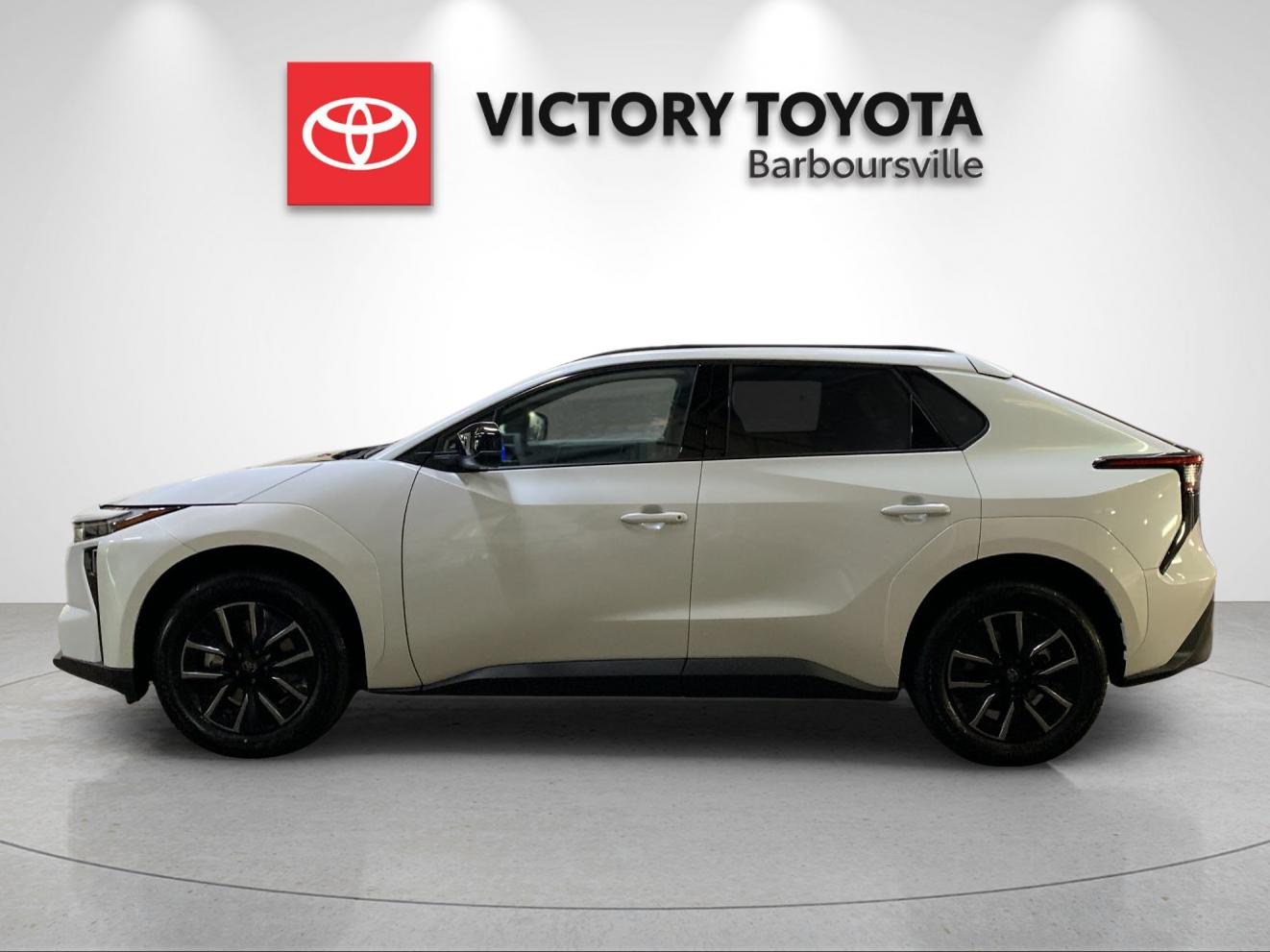 New 2026 Wind Chill Pearl Toyota XLE image 2