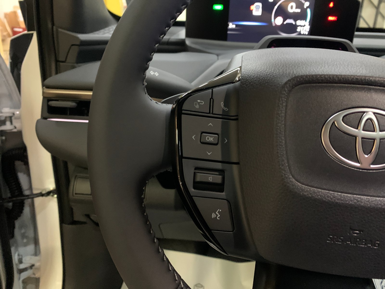 New 2026 Wind Chill Pearl Toyota XLE image 28