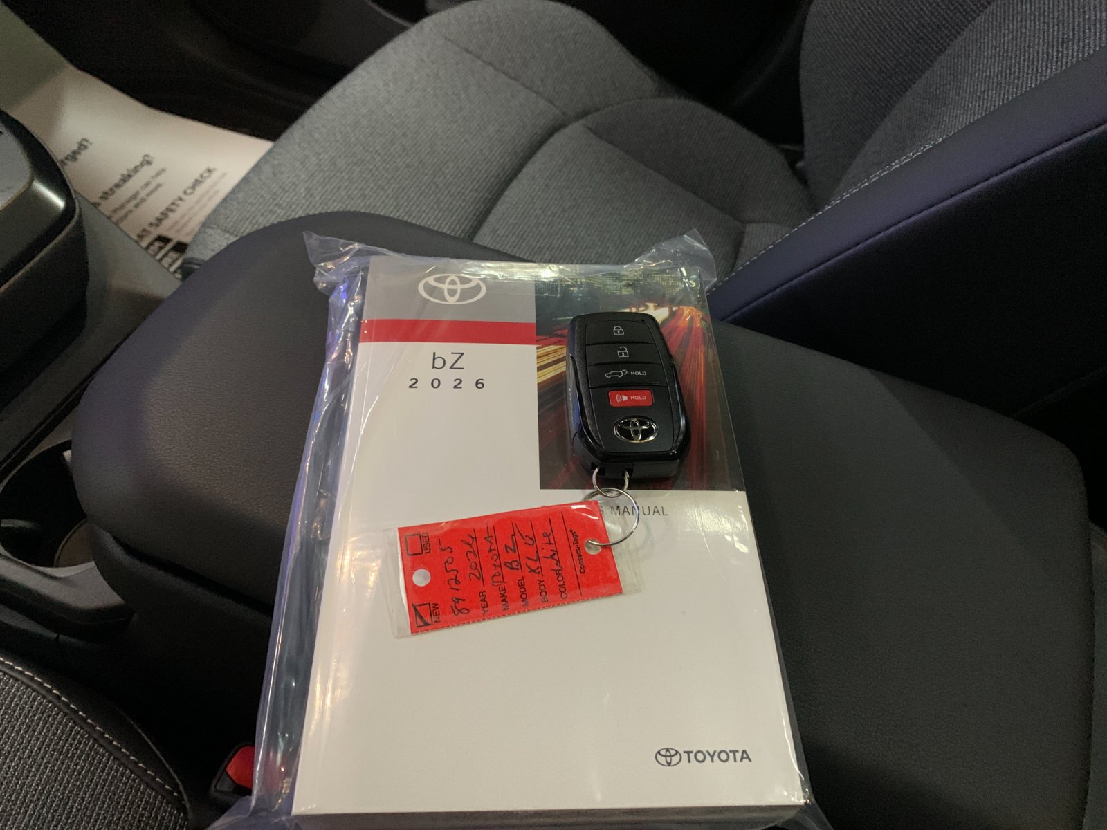 New 2026 Wind Chill Pearl Toyota XLE image 9