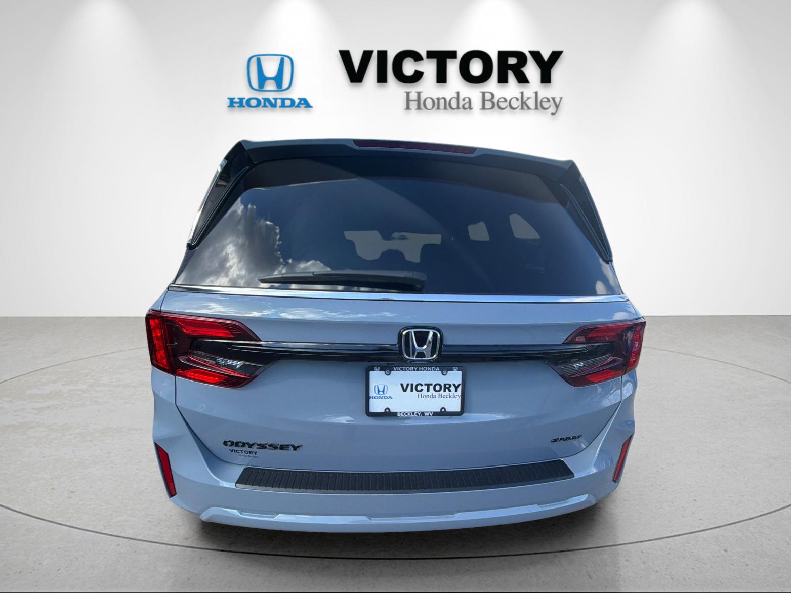 New 2026 Sonic Gray Pearl Honda Sport-L image 4