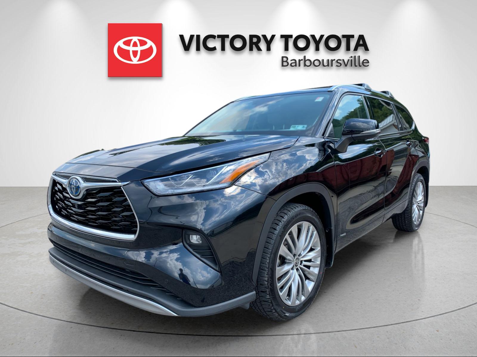 2022 Toyota Highlander Hybrid Platinum