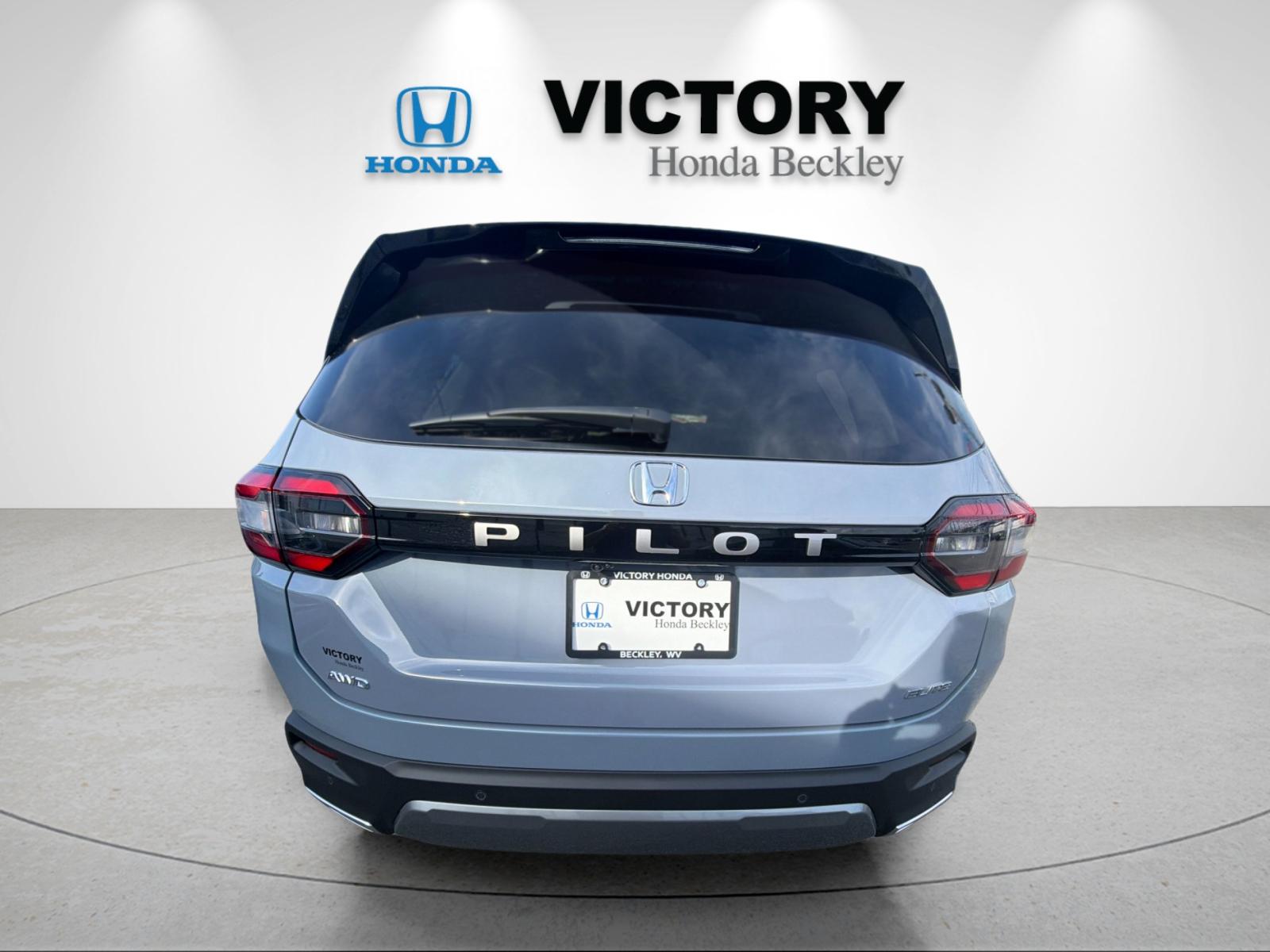 New 2026 Sonic Gray Pearl Honda AWD Elite image 4