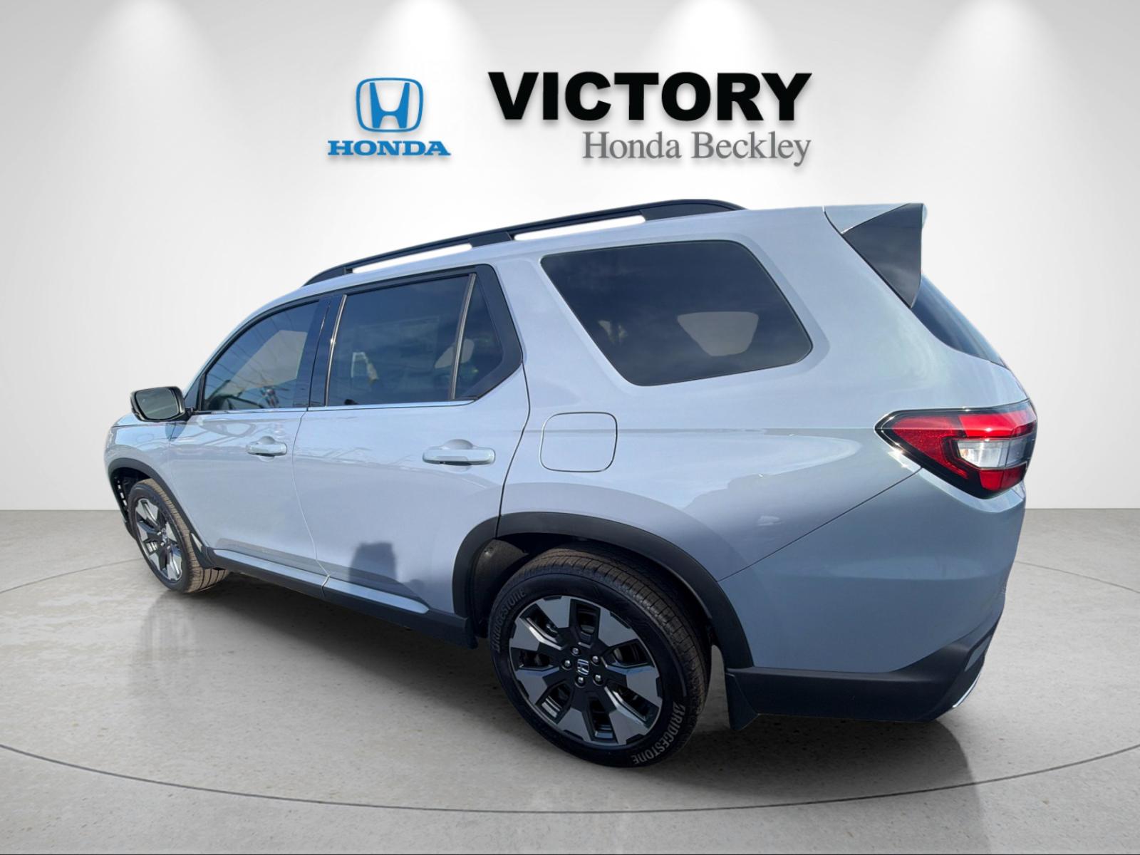 New 2026 Sonic Gray Pearl Honda AWD Elite image 3