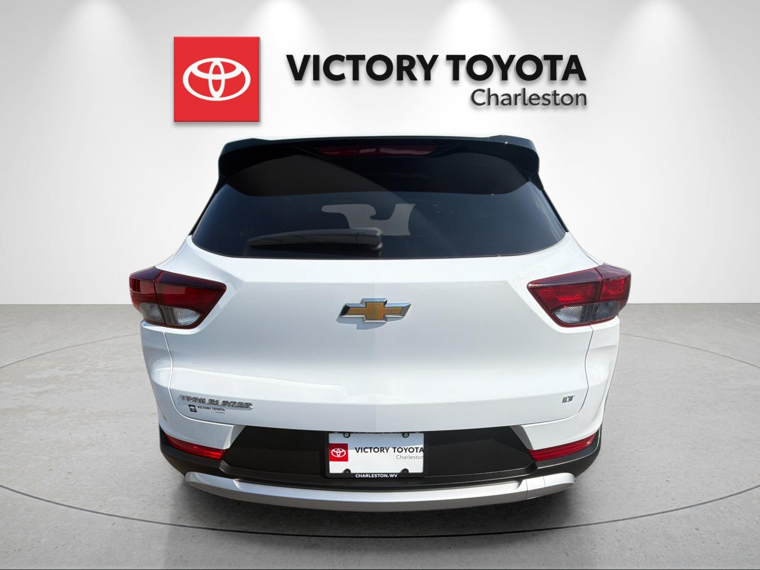 Used 2026 White Chevrolet LT image 4