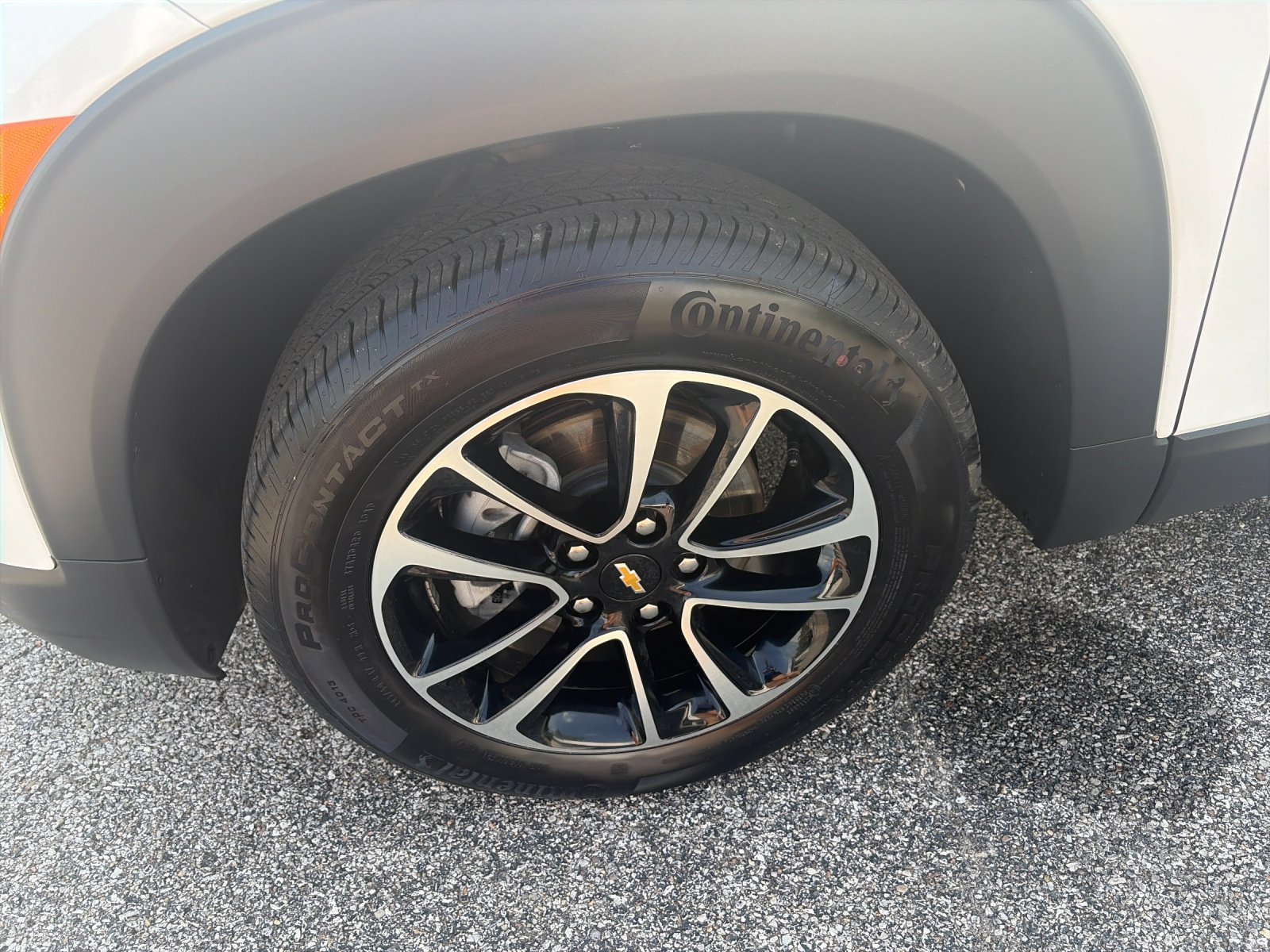 Used 2026 White Chevrolet LT image 32